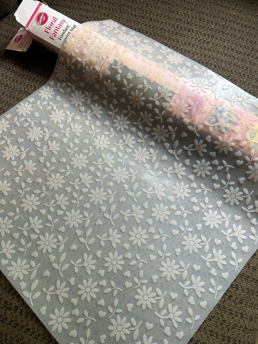 Wilton White Floral Embossing Fondant Mat